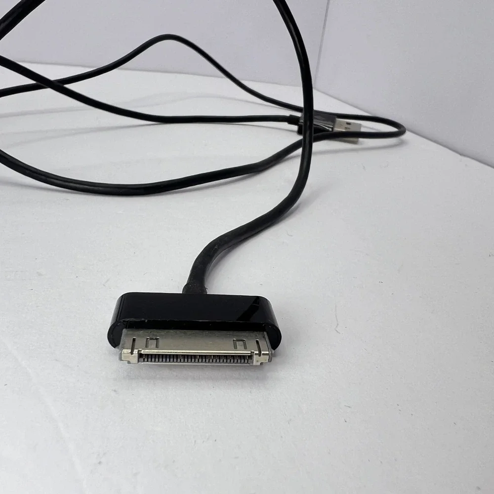 Insignia‎ Black 30-Pin to USB Cable Apple iPhone iPad iPod Charging Sync Cord